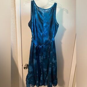 Women’s size 14 beautiful ruffle trim dress shades of blue and green